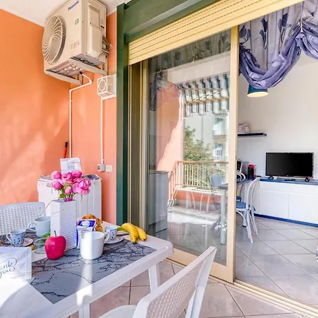 Imperiale Bilocale With Terrace And Ac - Happy Lägenhet